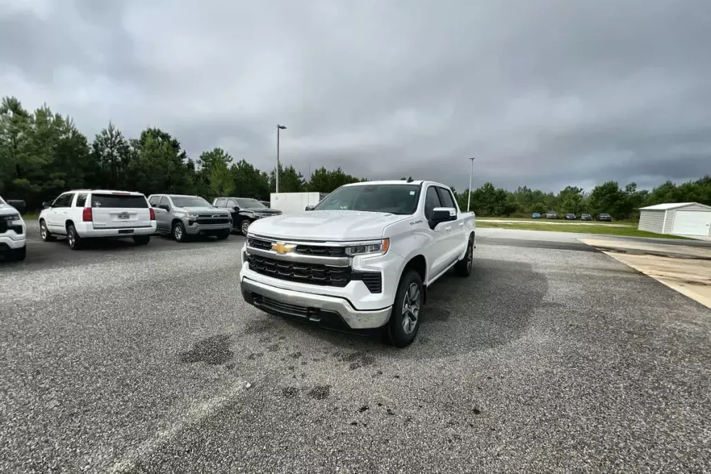 2025 Chevrolet Silverado 1500 LT photo 1