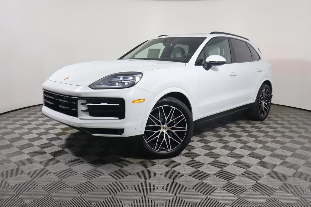 2025 Porsche Cayenne photo 1