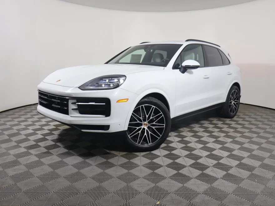 2025 Porsche Cayenne photo 1