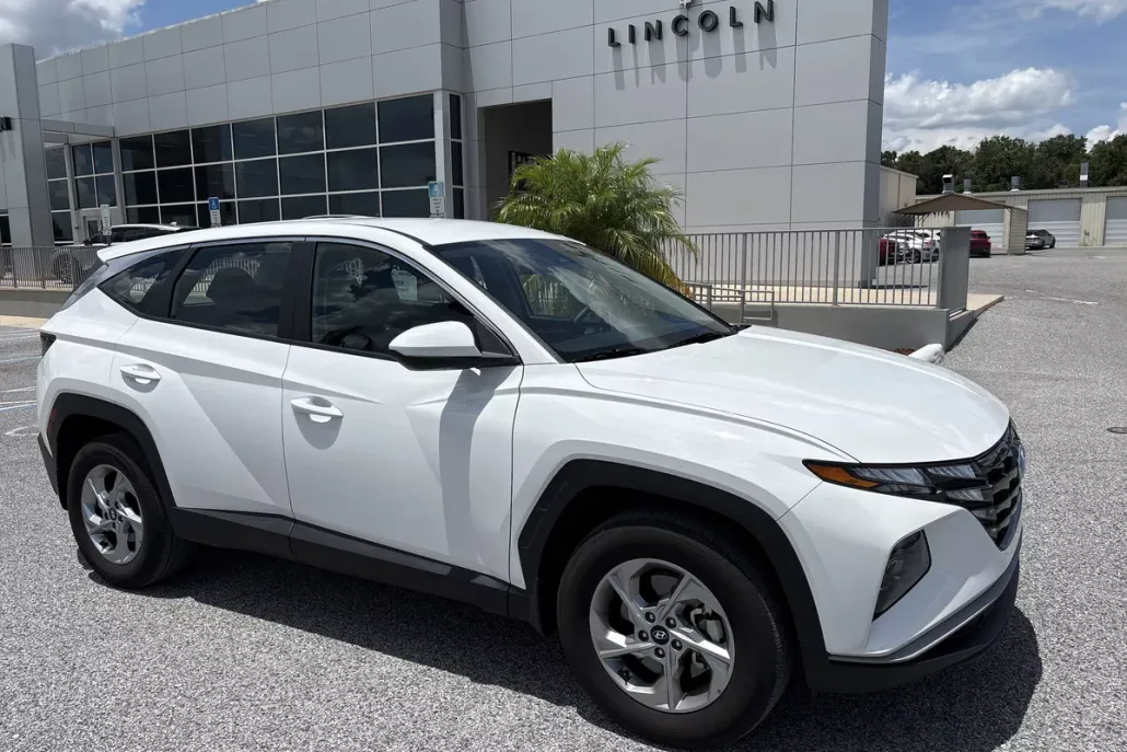 2023 Hyundai Tucson SE photo 1