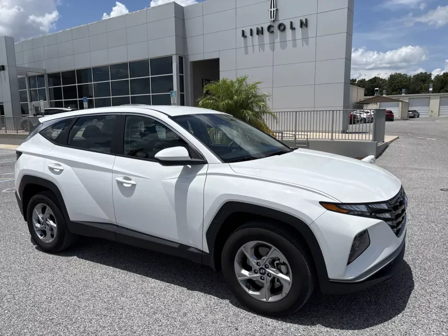 2023 Hyundai Tucson SE photo 1