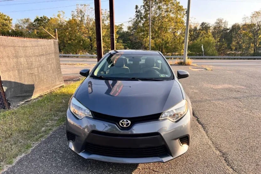 2014 Toyota Corolla LE Eco photo 1
