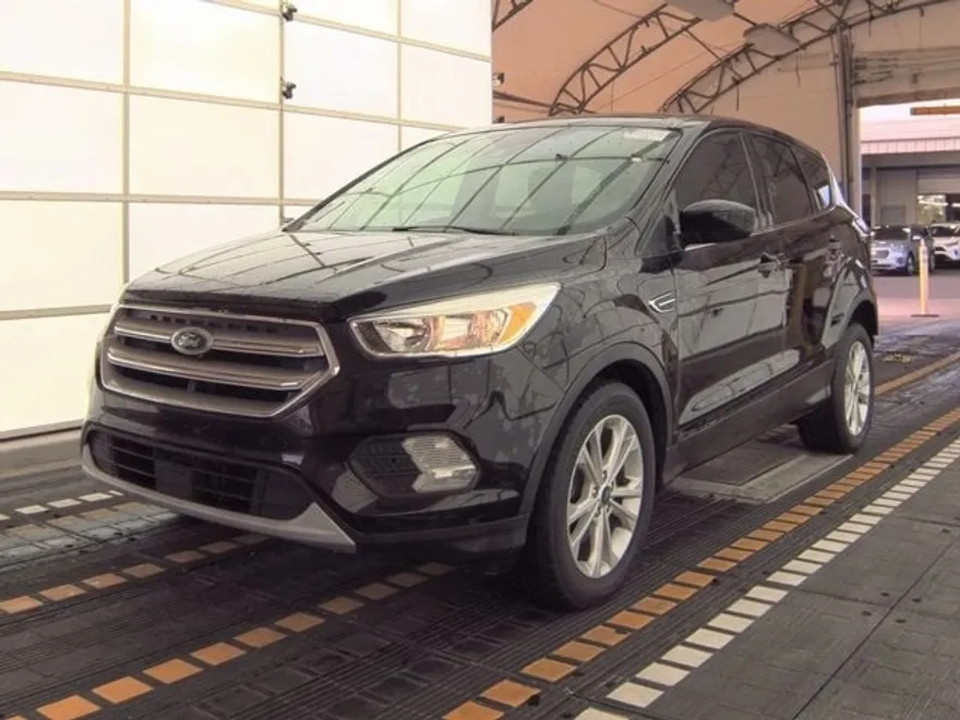 2019 Ford Escape SE photo 1