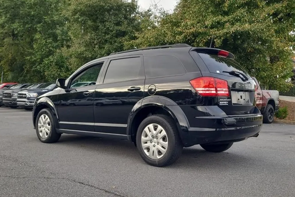 2020 Dodge Journey SE photo 1