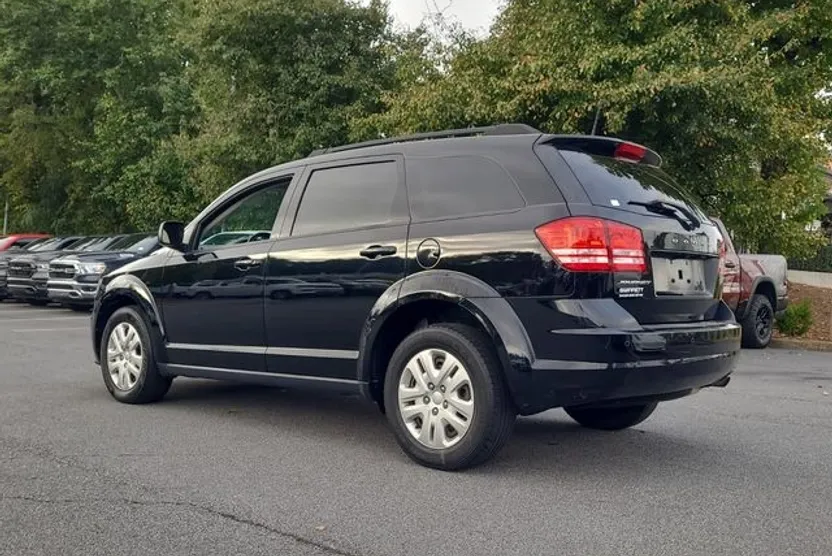 2020 Dodge Journey SE photo 1