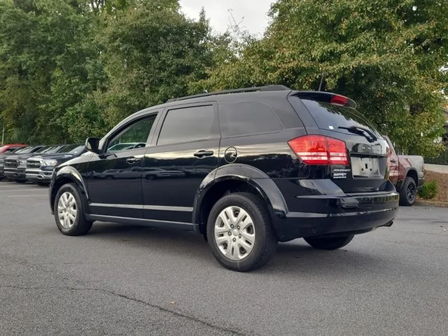 2020 Dodge Journey SE photo 1