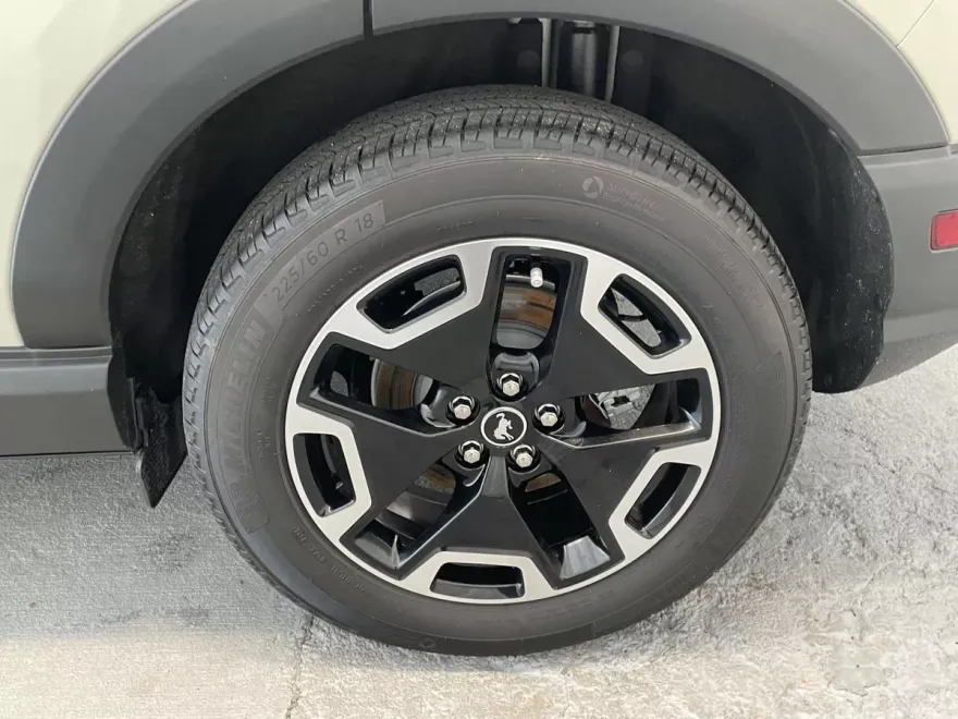 2024 Ford Bronco Sport Outer Banks photo 1