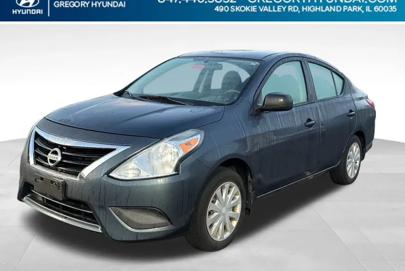 2015 Nissan Versa 1.6 Plus photo 1