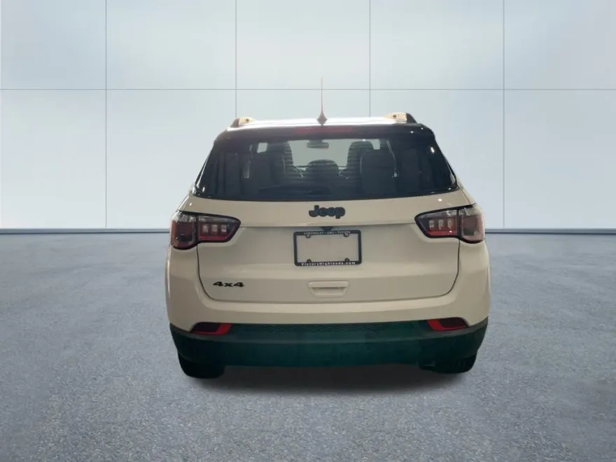 2022 Jeep Compass Altitude photo 1