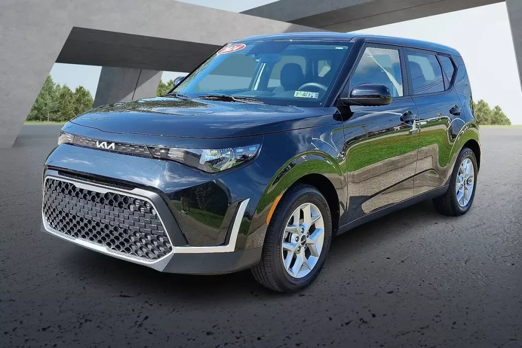 2024 Kia Soul LX photo 1