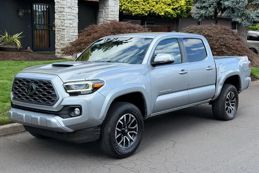 2022 Toyota Tacoma TRD Sport photo 1