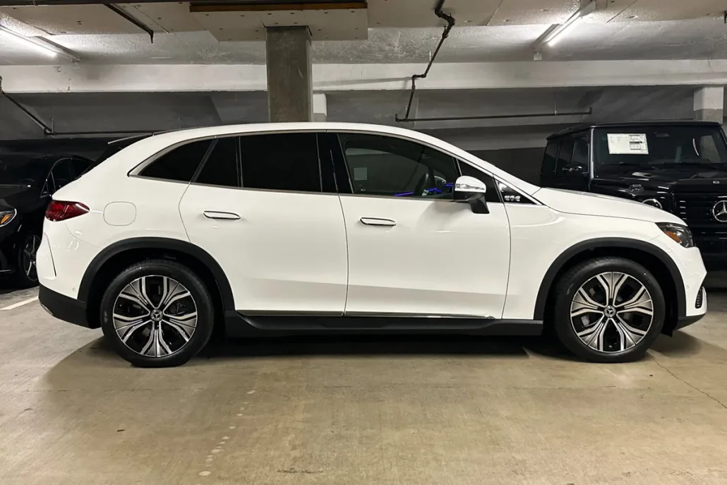 2025 Mercedes Benz EQE SUV 350 photo 1