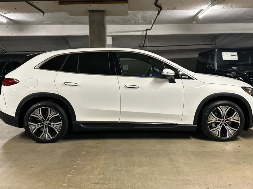 2025 Mercedes Benz EQE SUV 350 photo 1