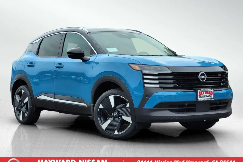 2025 Nissan Kicks SR photo 1