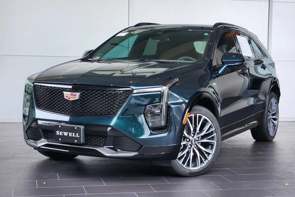 2025 Cadillac XT4 Sport photo 1