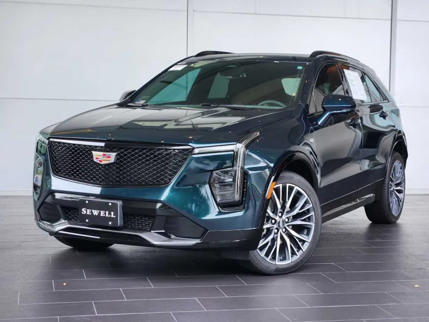 2025 Cadillac XT4 Sport photo 1