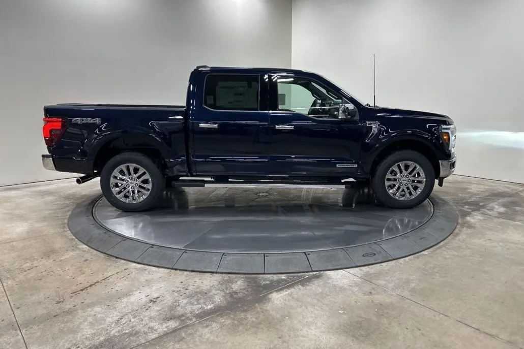 2025 Ford F-150 Lariat photo 1