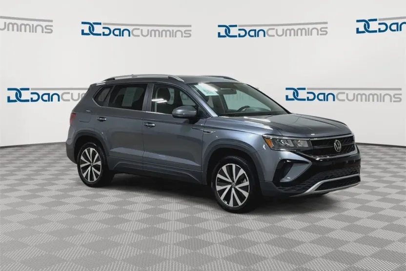 2022 Volkswagen Taos SE photo 1