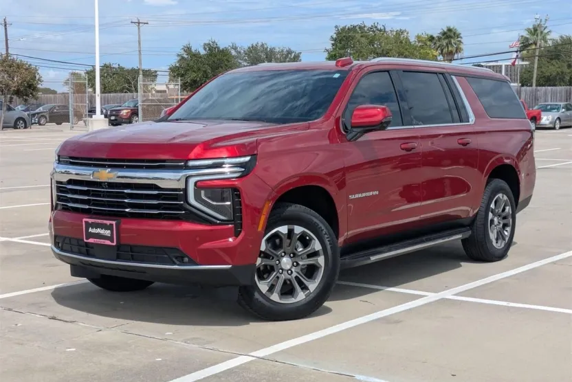 2025 Chevrolet Suburban LT photo 1