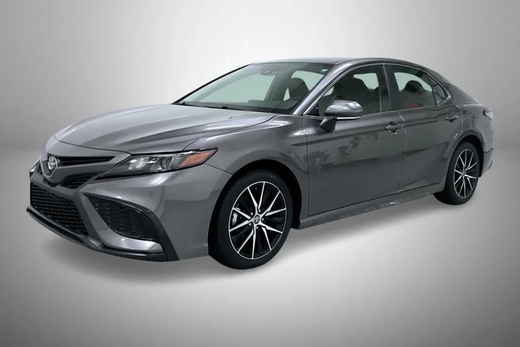 2024 Toyota Camry SE photo 1