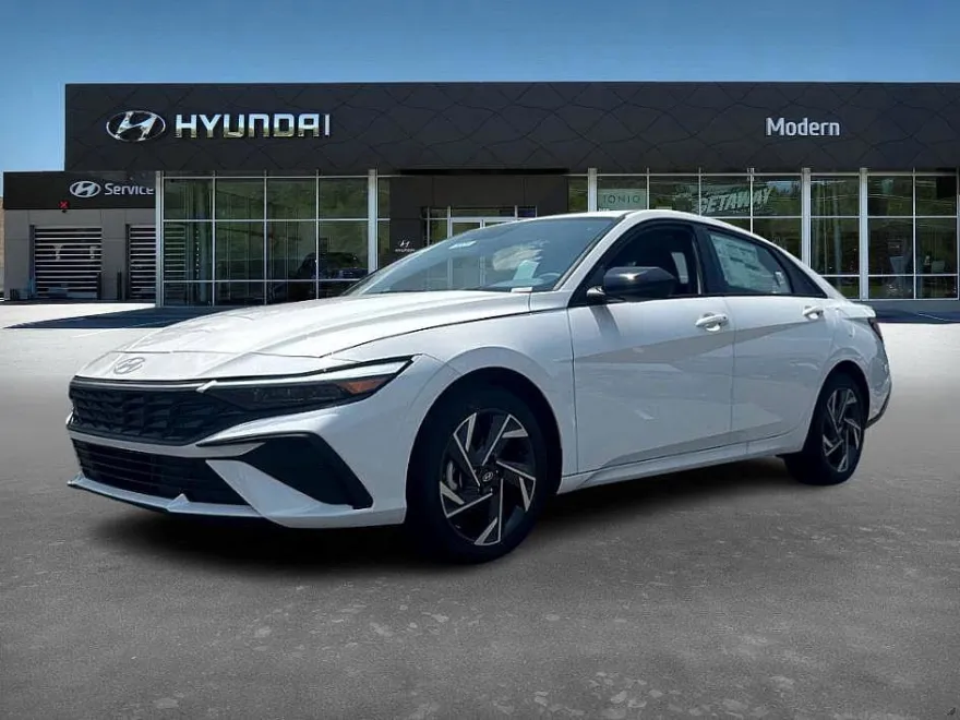 2025 Hyundai Elantra SEL Sport photo 1