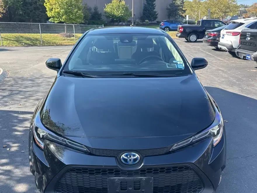 2022 Toyota Corolla Hybrid LE photo 1
