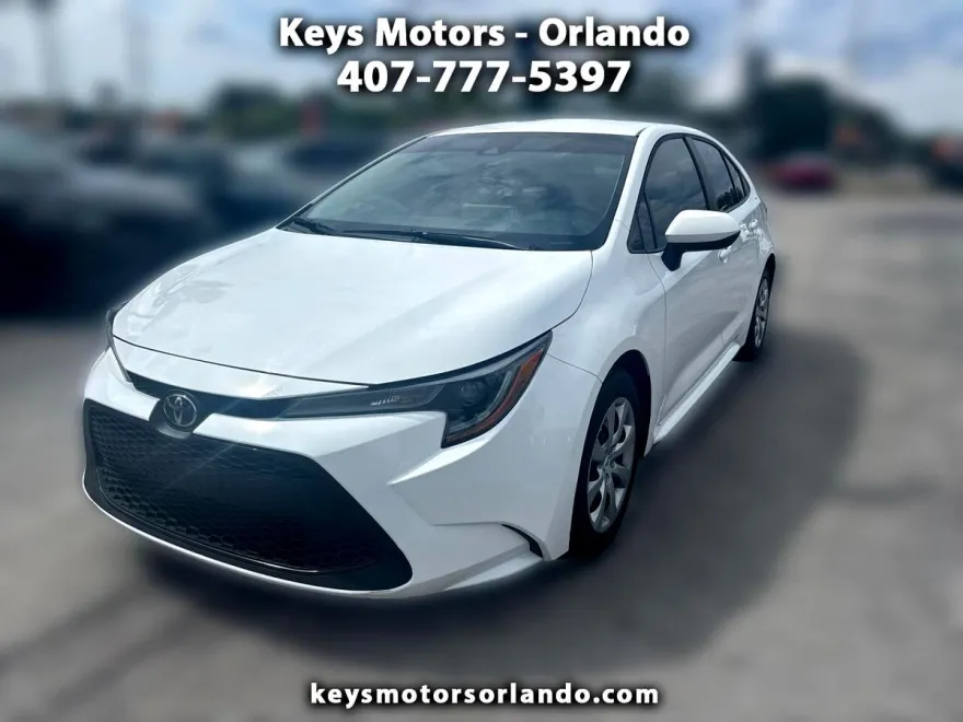 2021 Toyota Corolla LE photo 1