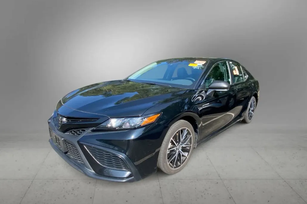 2024 Toyota Camry SE photo 1