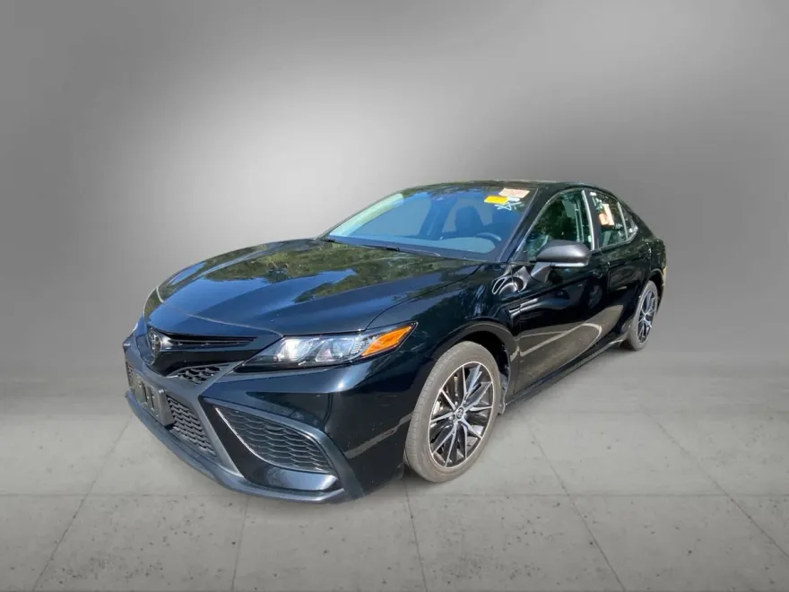 2024 Toyota Camry SE photo 1