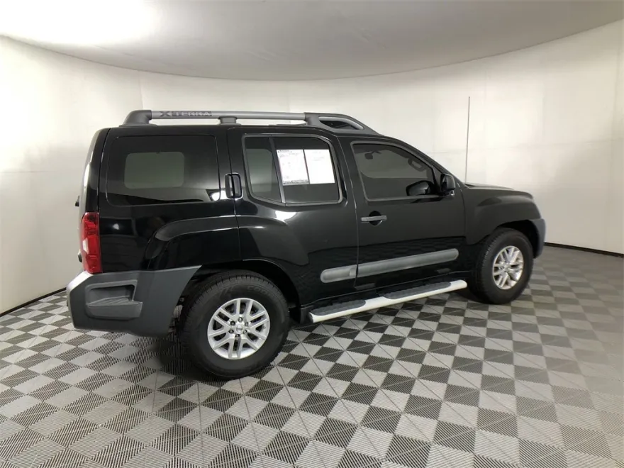 2015 Nissan Xterra S photo 1