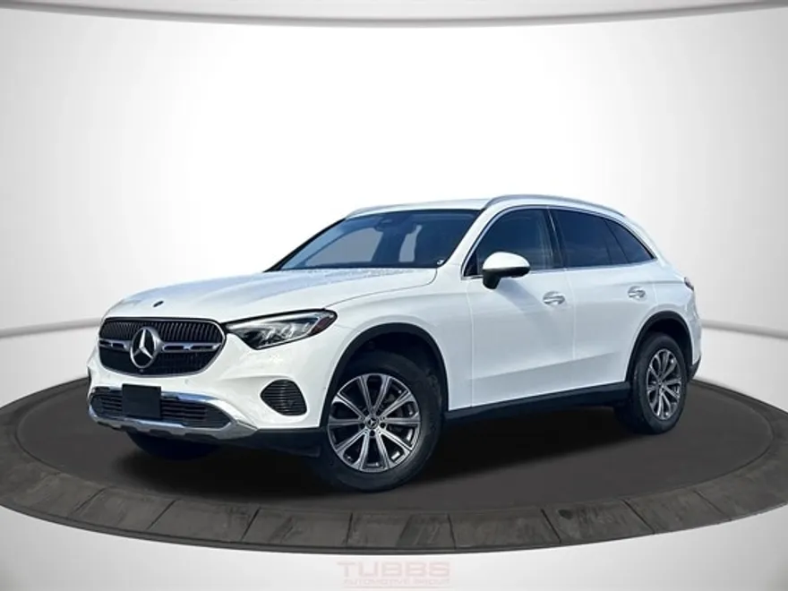 2024 Mercedes Benz GLC 300 photo 1