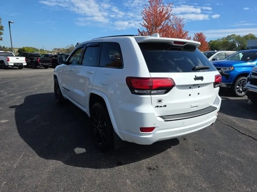 2022 Jeep Cherokee Laredo photo 1