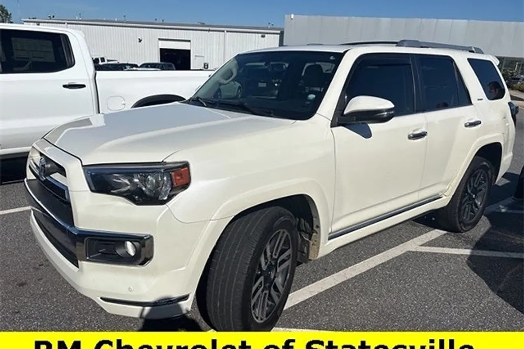 2017 Toyota 4Runner Limited photo 1