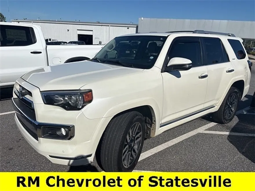 2017 Toyota 4Runner Limited photo 1