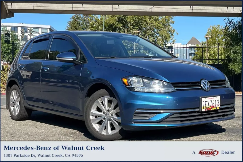 2021 Volkswagen Golf TSI photo 1