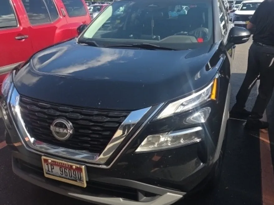 2023 Nissan Rogue SV photo 1