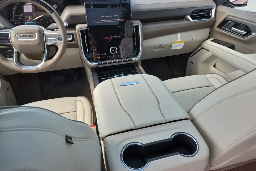 2025 Gmc Yukon XL Denali photo 1