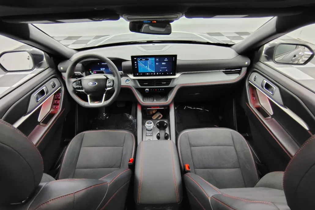 2025 Ford Explorer ST photo 1