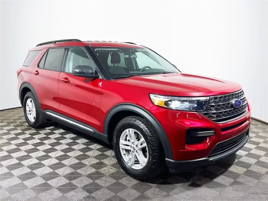 2022 Ford Explorer XLT photo 1
