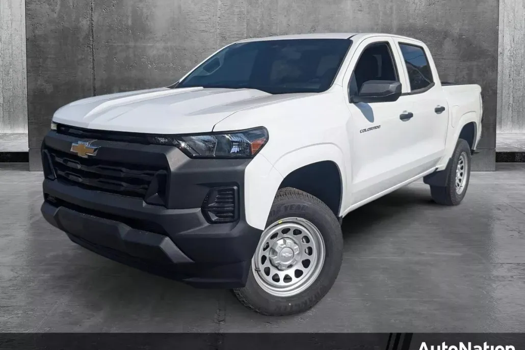 2025 Chevrolet Colorado LT photo 1