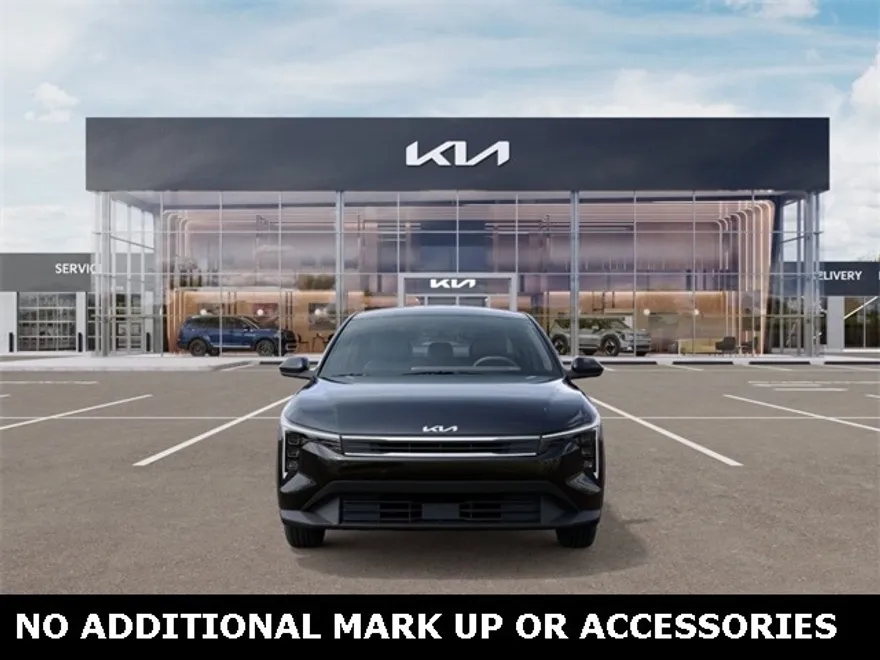 2025 Kia K4 LXS photo 1