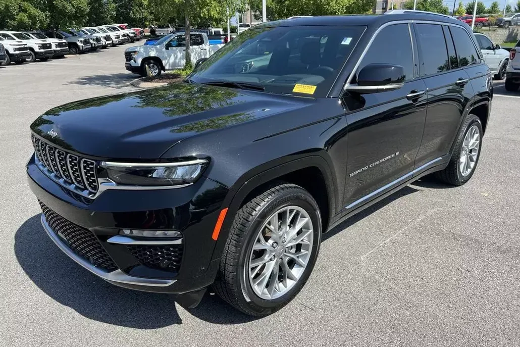 2024 Jeep Grand Cherokee Summit photo 1