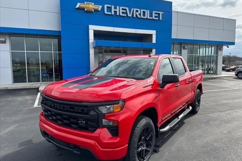 2025 Chevrolet Silverado 1500 Custom photo 1