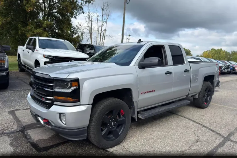 2018 Chevrolet Silverado 1500 LT Z71 photo 1