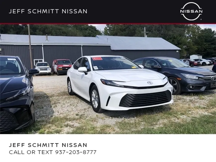 2025 Toyota Camry LE photo 1