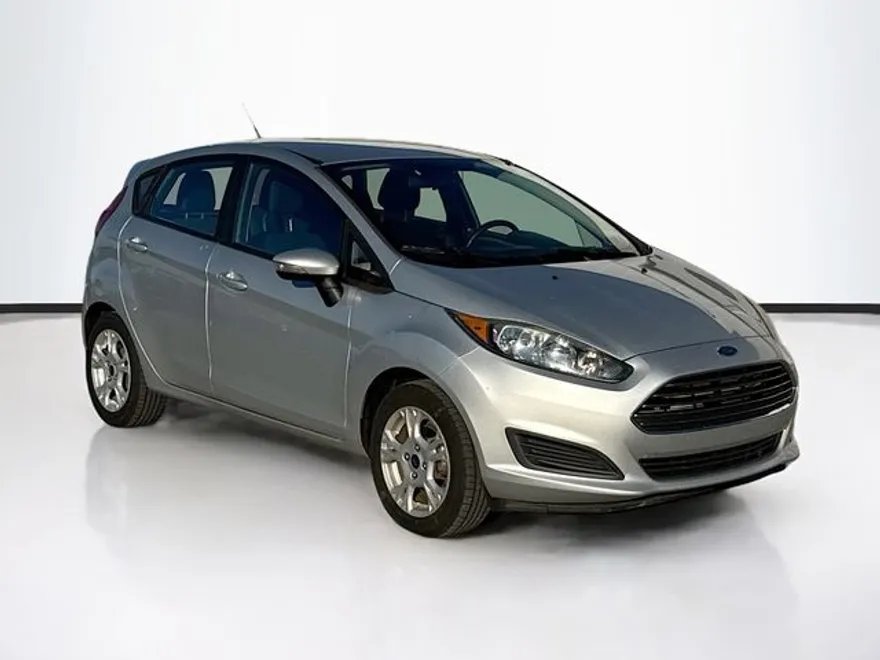 2016 Ford Fiesta SE photo 1