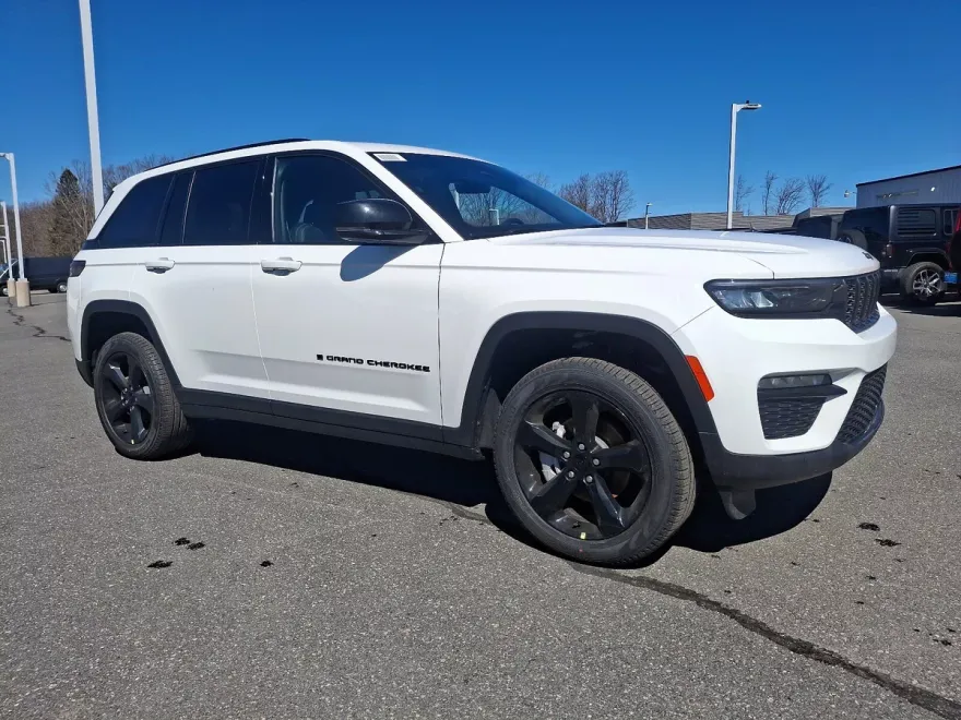 2025 Jeep Grand Cherokee Limited photo 1