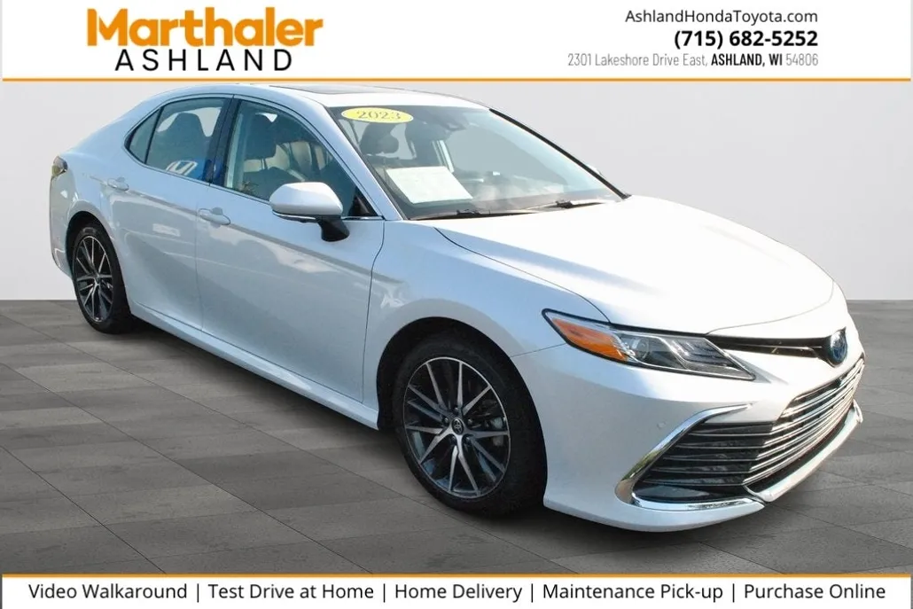 2023 Toyota Camry XLE photo 1