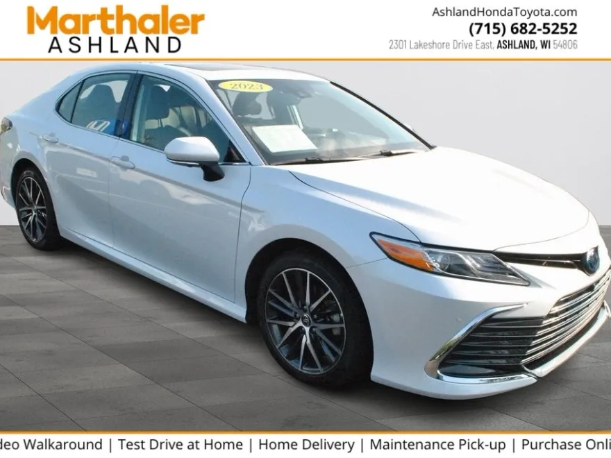 2023 Toyota Camry XLE photo 1