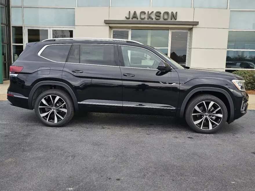 2025 Volkswagen Atlas SEL Premium R-Line photo 3